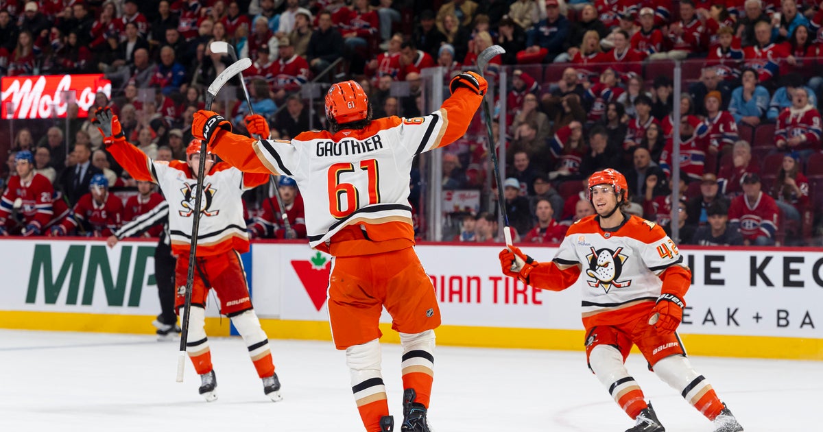 Cutter Gauthier breaks late tie in the Ducks' 4-3 victory over the Canadiens