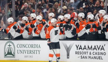 Noah Cates scores on an OT deflection to lift the Flyers past the Ducks, 3-2