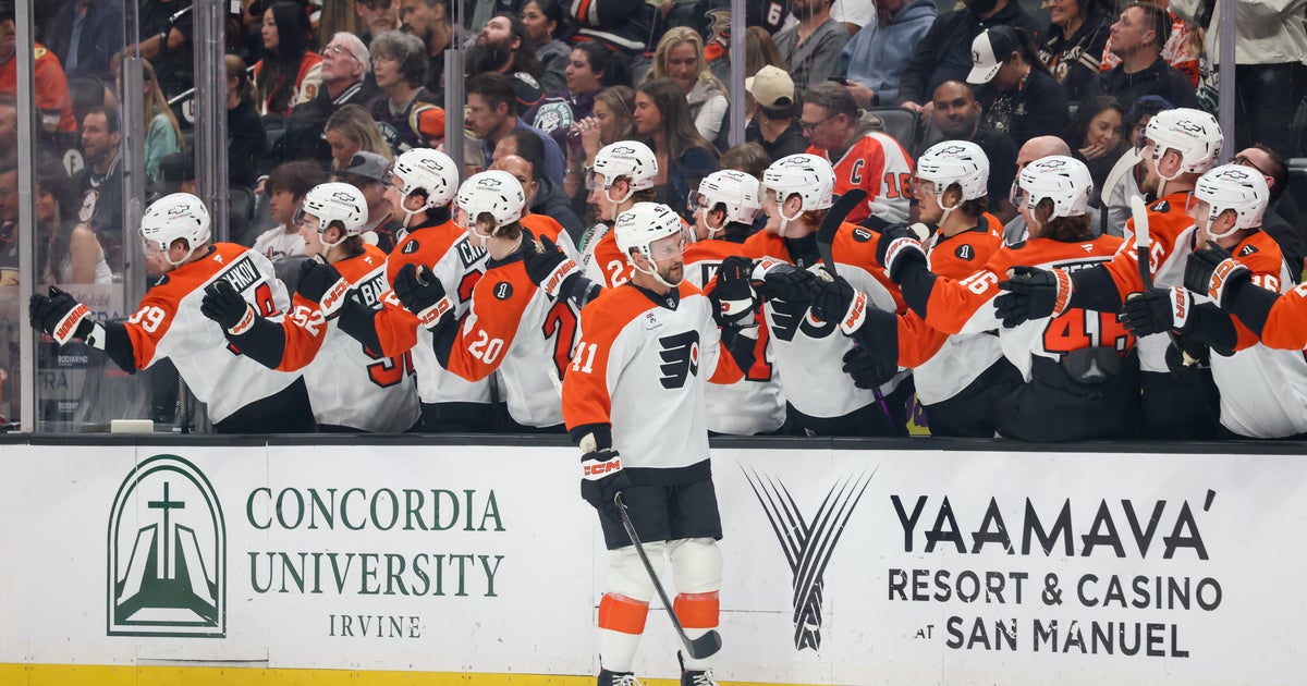 Noah Cates scores on an OT deflection to lift the Flyers past the Ducks, 3-2