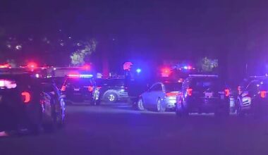 Sacramento police investigate shooting with suspect barricade inside home