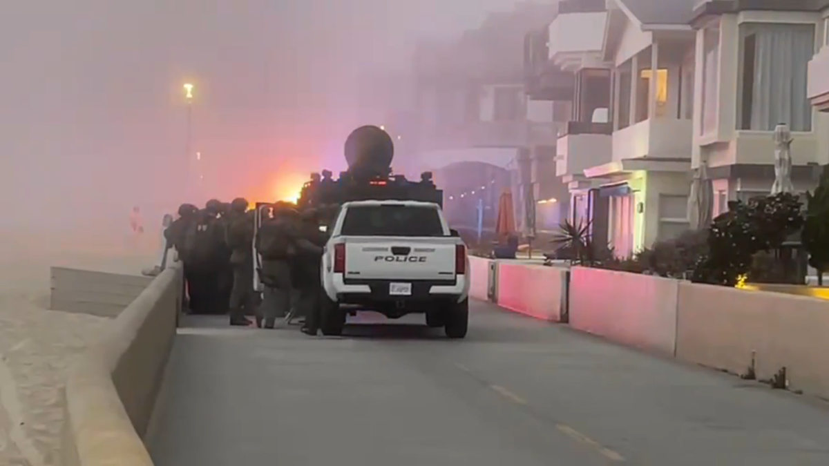 Hermosa Beach standoff ends with woman detained, another woman found dead – NBC Los Angeles