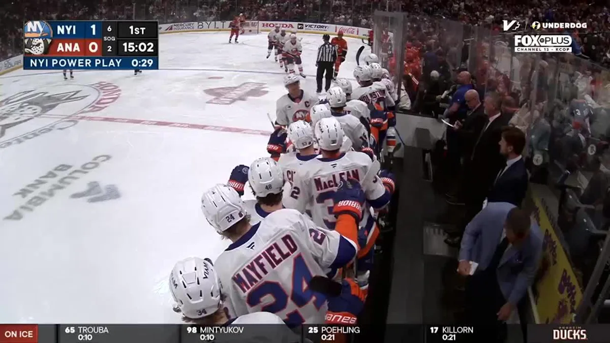 Anders Lee with a Powerplay Goal vs. Anaheim Ducks