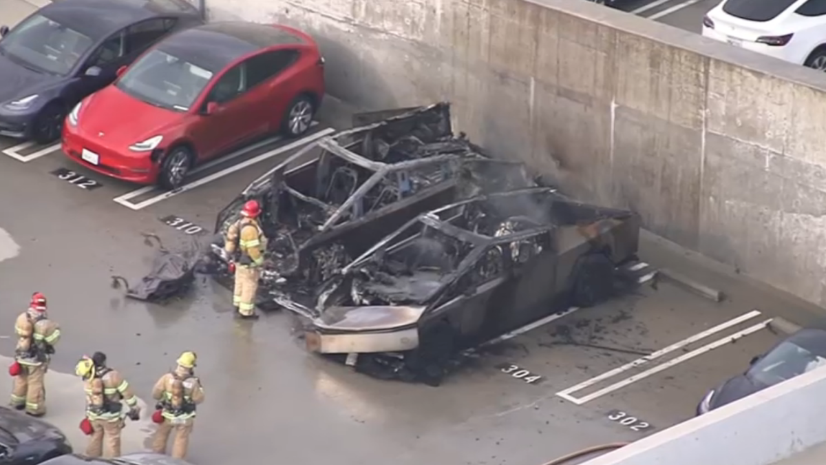 2 Tesla Cybertrucks catch fire in Santa Monica – NBC Los Angeles