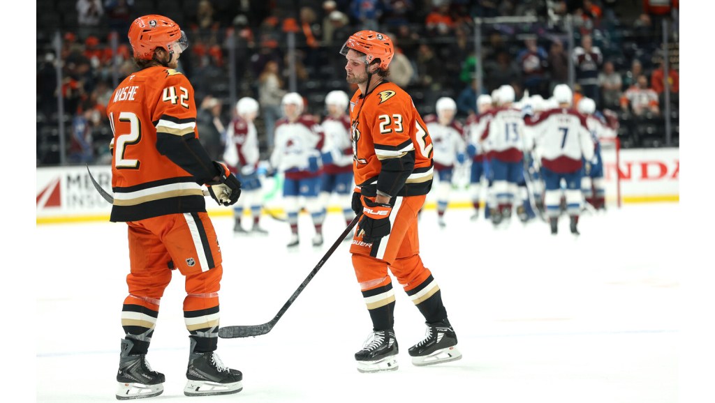 Ducks can’t keep up with Avalanche in battle of red-hot teams – Orange County Register