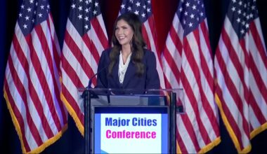 Noem addresses crowd post-ouster; discusses San Francisco