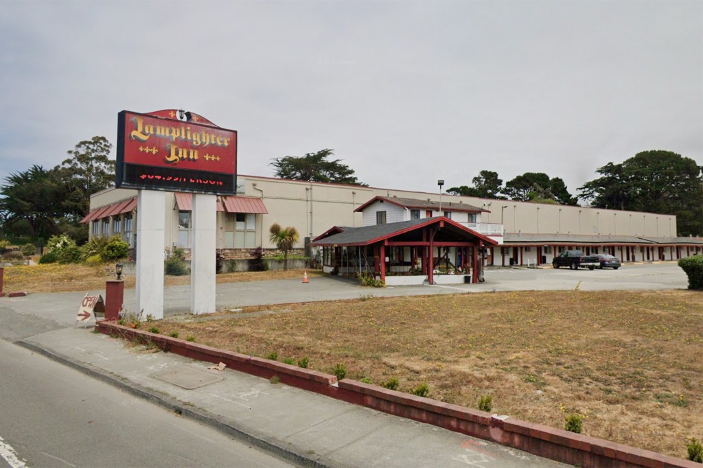 Lamplighter Inn Motel at 4033 Broadway St, Eureka, CA 95503.