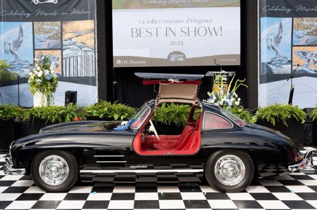 This 1955 Mercedes-Benz 300 SL Gullwing won the Best in Show award at the 2025 La Jolla Concours d'Elegance. (La Jolla Concours d'Elegance)