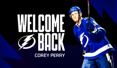 Lightning acquire forward Corey Perry from Los Angeles