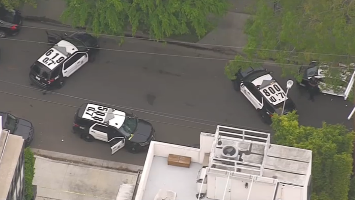 1 hospitalized in Mid-City police shooting – NBC Los Angeles