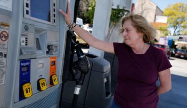 California lawmaker introduces bill to suspend gas tax for one year