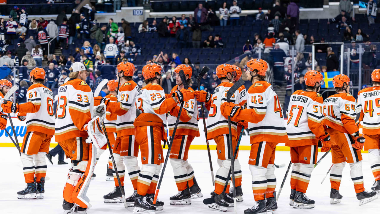 Highlights: Ducks Decisive Win vs. Winnipeg