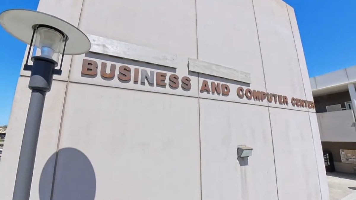 Santa Ana College covers up César Chávez’s name, face on campus – NBC Los Angeles