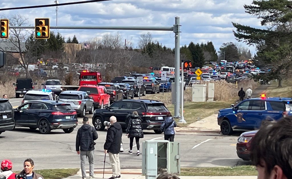 No victims, man killed by security after driving into Oakland County synagogue – Macomb Daily