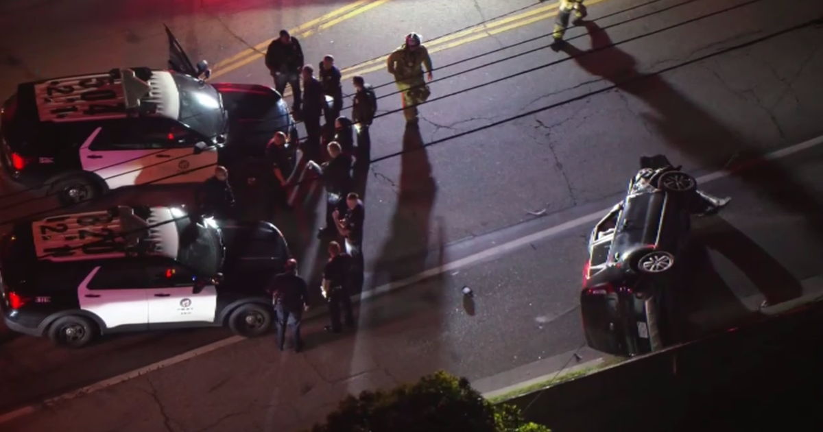 Pursuit with grand theft auto suspect in Reseda ends in rollover crash