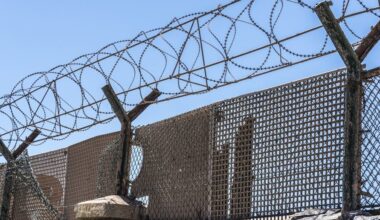 Man Breaks Into Jail To Escape Pursuing ICE Officers