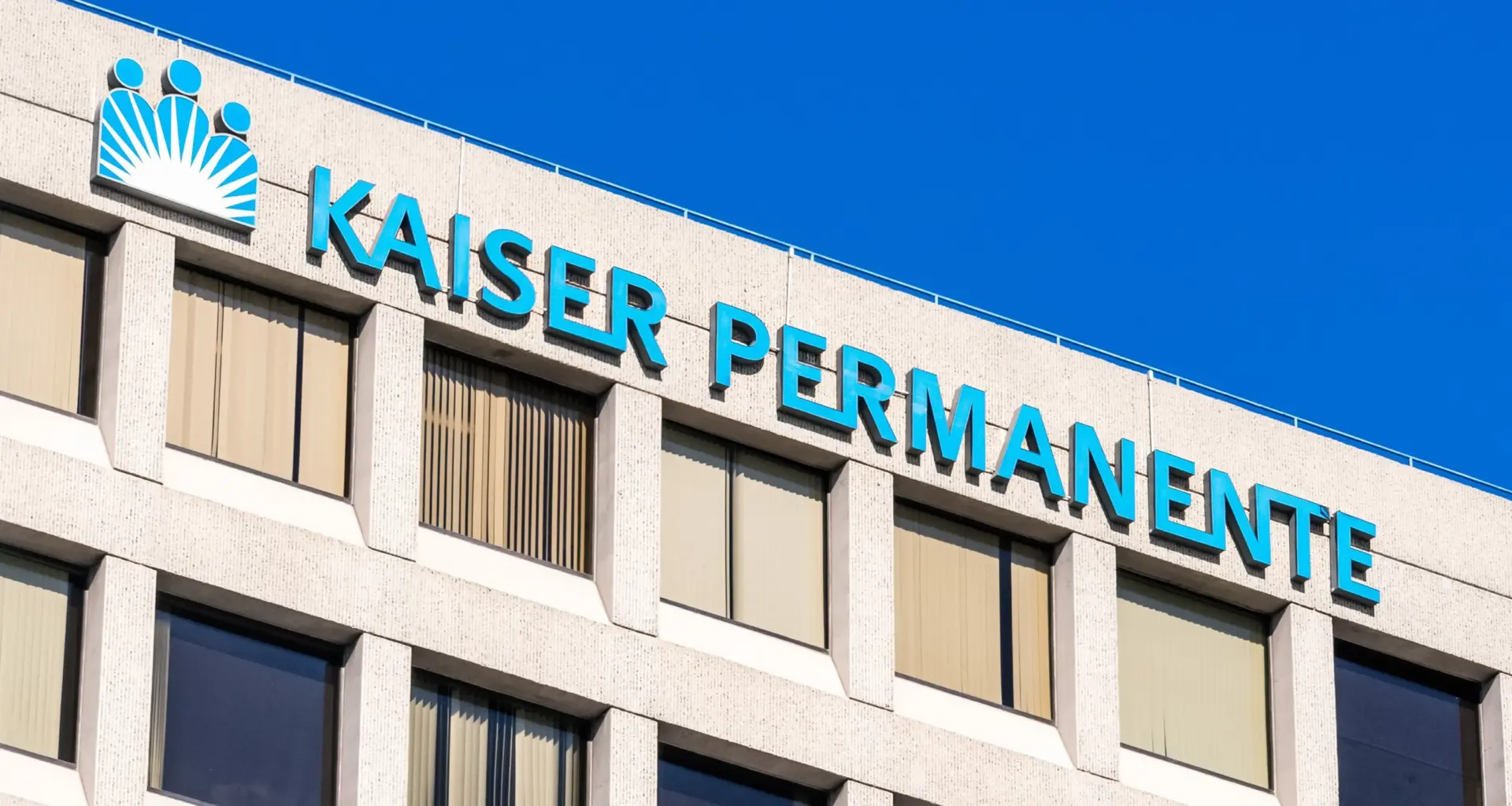 Pharmacy workers ratify new contract with Kaiser | 2 Urban Girls