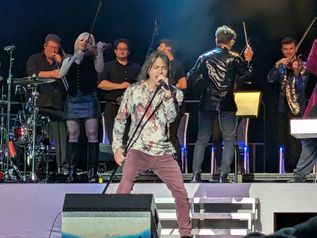 Foreigner brings concert tour and new singer to San Jose Civic