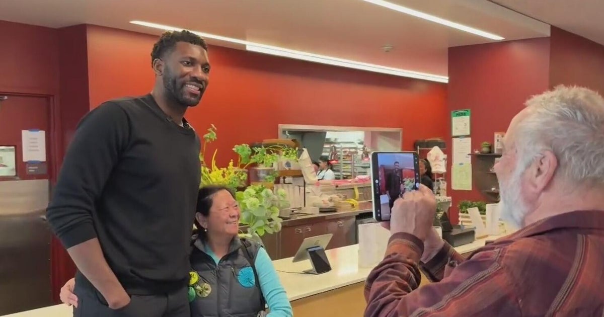 Former Golden State Warrior highlighting Bay Area food spots with "Festus Feasts"