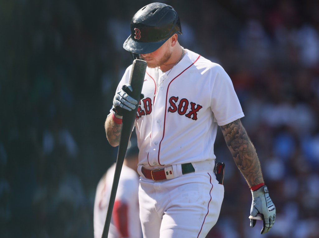 Controversial ex-Red Sox signs MiLB deal with San Diego Padres