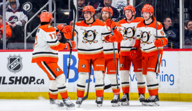 Ducks score 3 goals in 1:44, end Jets 6-game point streak