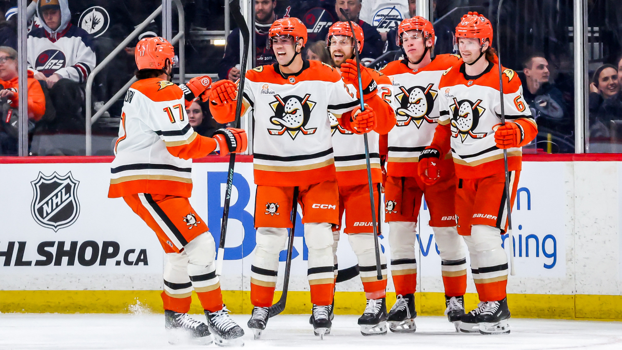 Ducks score 3 goals in 1:44, end Jets 6-game point streak