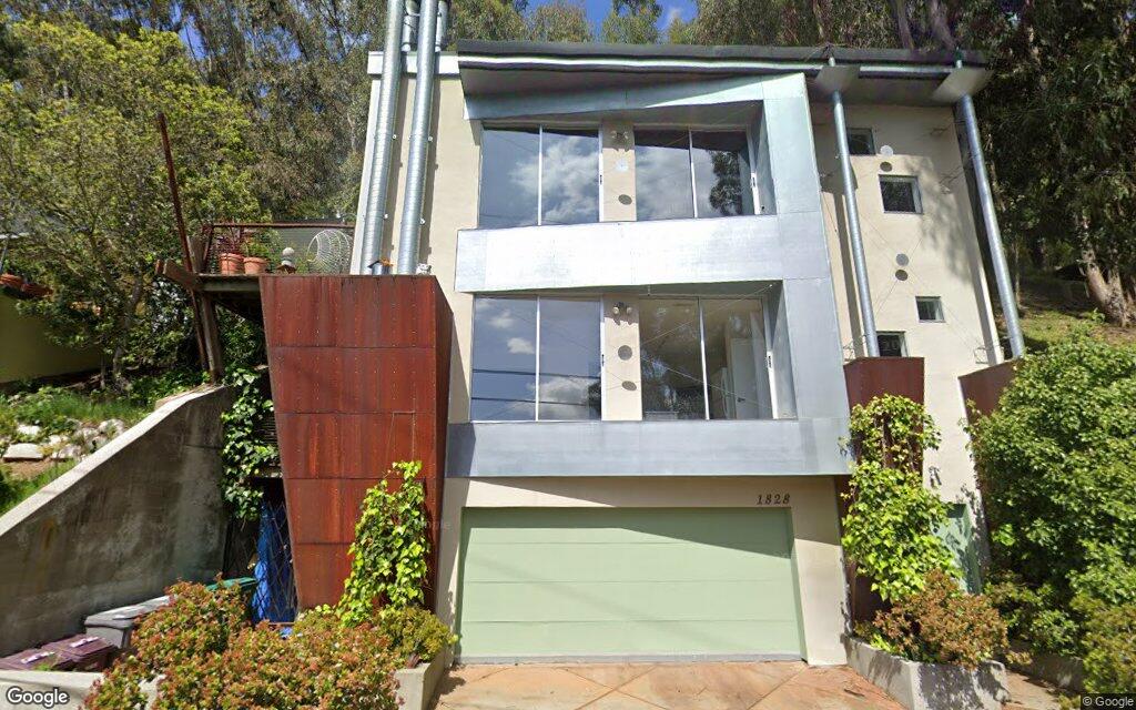 Single-family home sells in Oakland for $1.1 million
