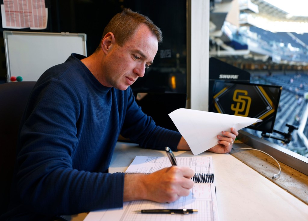 Padres agree to extension with radio voice Jesse Agler