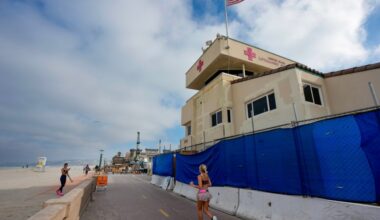 Construction begins on temporary replacement for aging Mission Beach lifeguard station – San Diego Union-Tribune