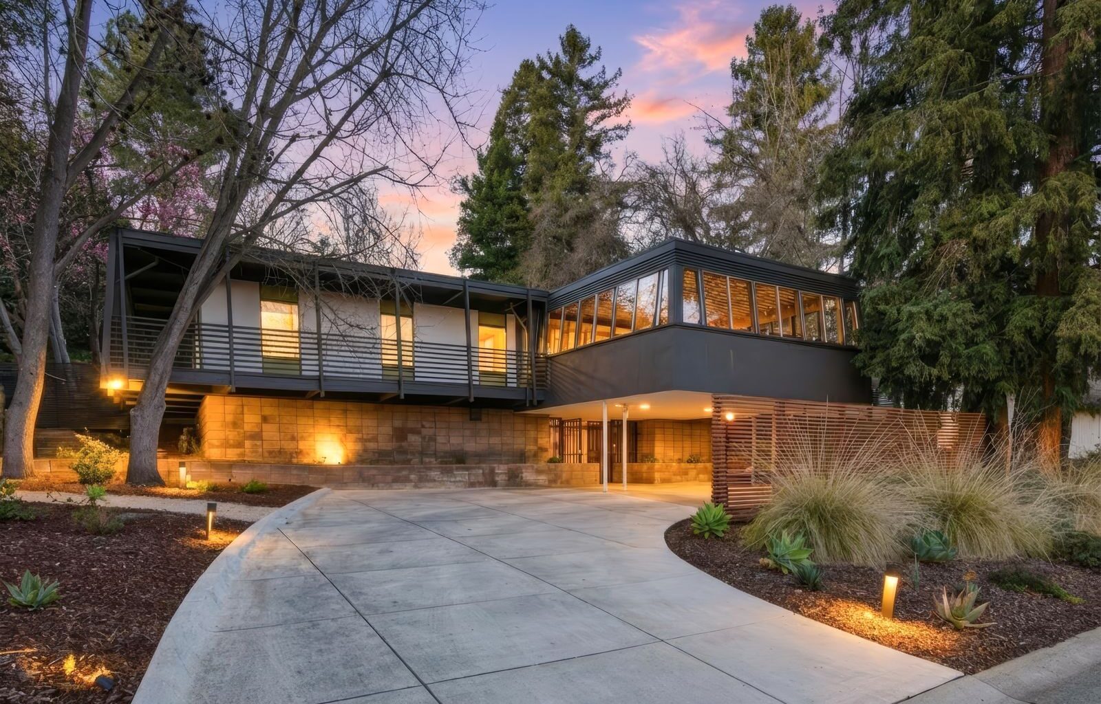 Near Sacramento, a Midcentury Time Capsule Is on the Market for $1.8M