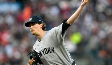 Yankees vs. Giants live updates: Opening night latest as New York extends lead to 7-0