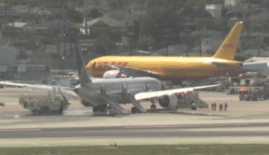United plane returns to LAX after report of engine problems – NBC Los Angeles
