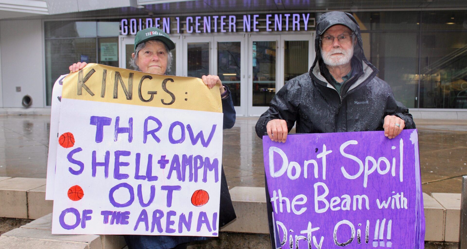 Environmentally minded Sacramento Kings fans protest the team's fossil fuel sponsorships • Sacramento News & Review