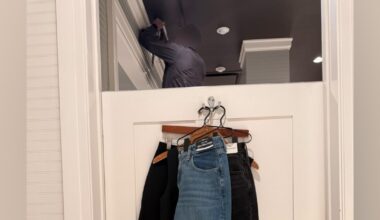 Shopper has privacy concerns after dressing room incident at Abercrombie & Fitch