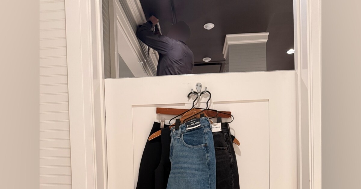 Shopper has privacy concerns after dressing room incident at Abercrombie & Fitch