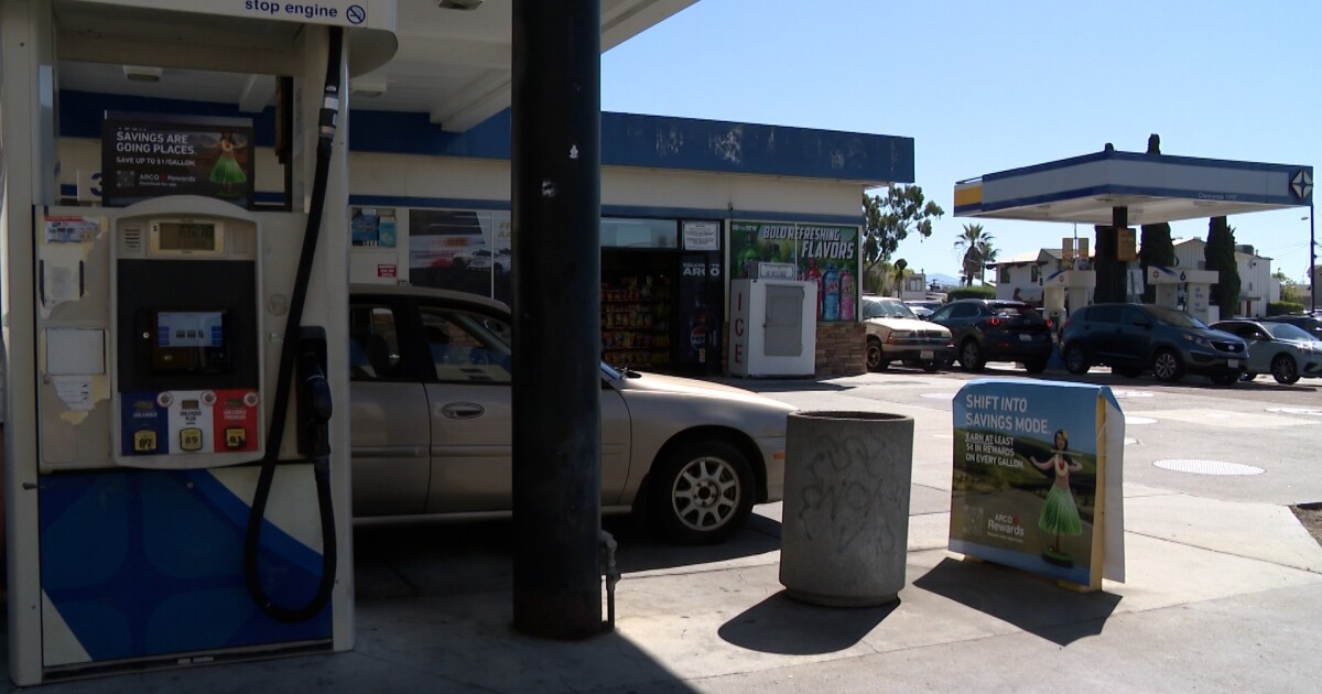 San Diego gas prices continue their climb amid rising global oil prices