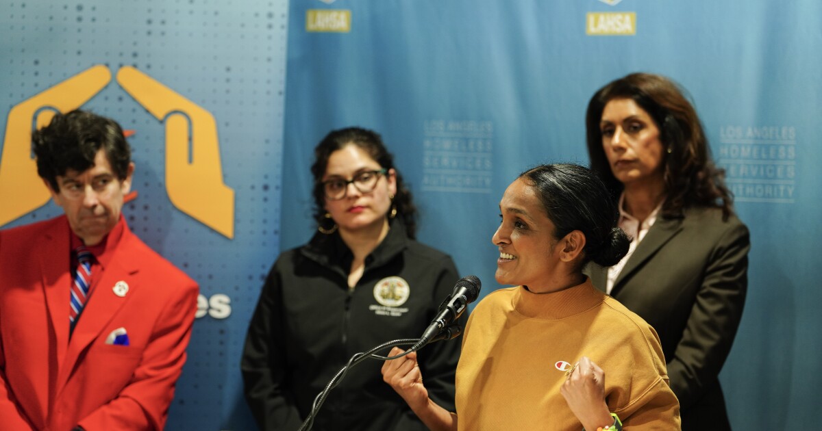 Amid ‘crisis’ at homelessness agency, LA city leaders to discuss pulling funding