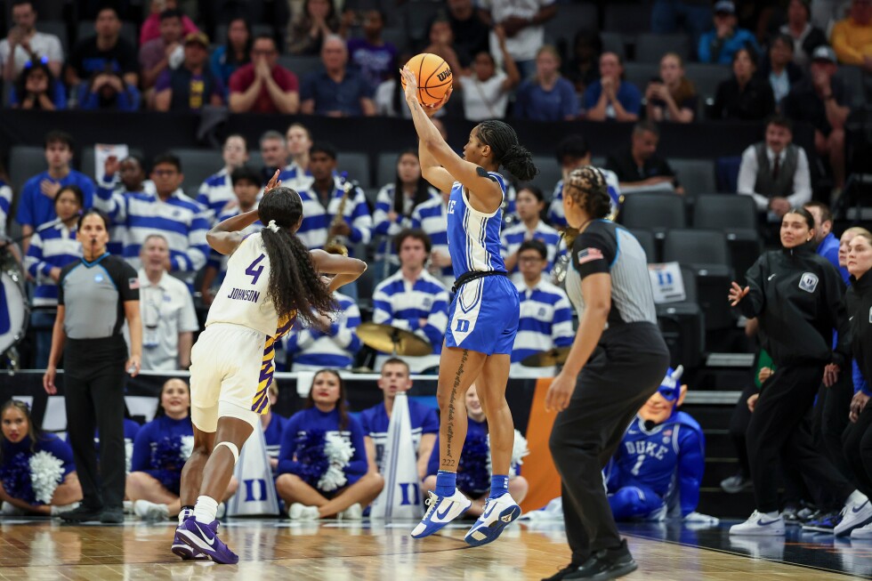 Ashlon Jackson’s buzzer-beating 3 stuns LSU and etches its place in March Madness lore