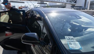 Taking an Uber, Lyft to LAX is going to become more expensive soon