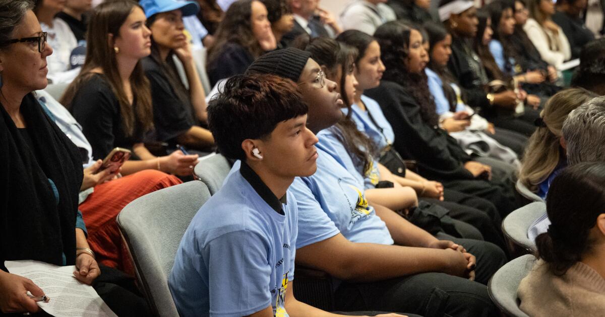 Carvalho probe looms over LAUSD meeting on labor talks, charter school