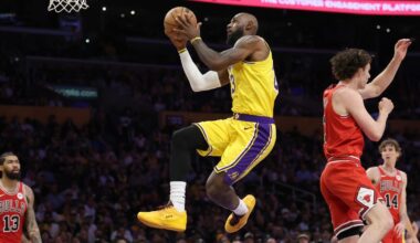 LeBron James' adaptability a key in victory over the Bulls