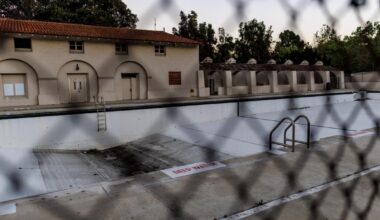 The plan to replace L.A.’s historic Griffith Park Pool