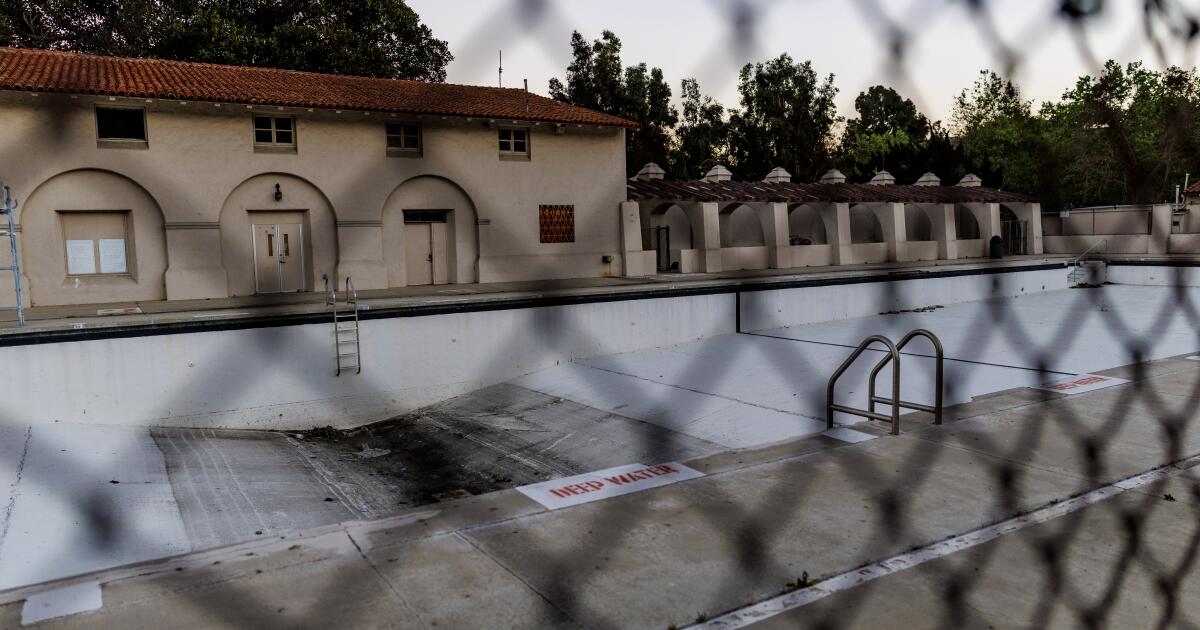 The plan to replace L.A.’s historic Griffith Park Pool