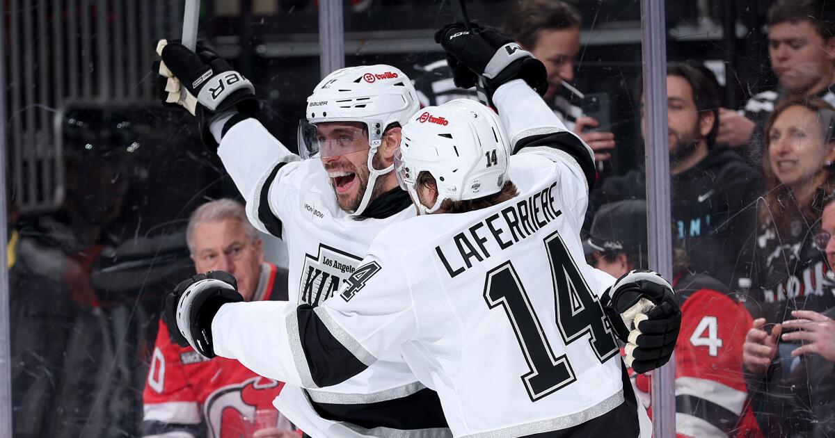 Anze Kopitar passes Dionne to become Kings' all-time leading scorer