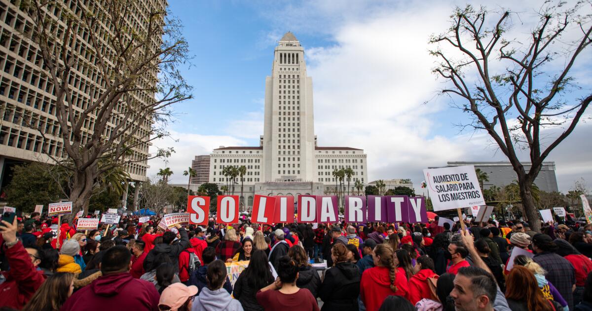 L.A. teachers union widely expected to announce strike date at massive Wednesday rally