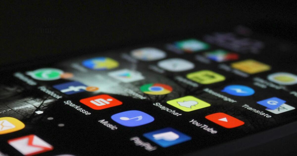 California could require parent bloggers to delete content of minors