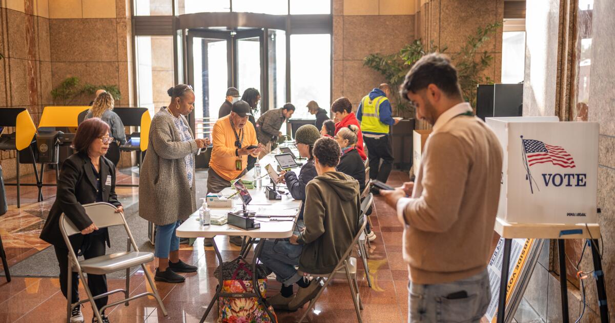 Assessing national redistricting fight as midterm vote begins