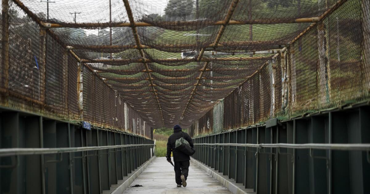 A great city needs a walking path to Dodger Stadium. Do it, Frank McCourt