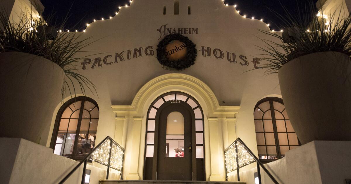 'Stand Up, Chow Down' festival brings laughs and bites together in Anaheim