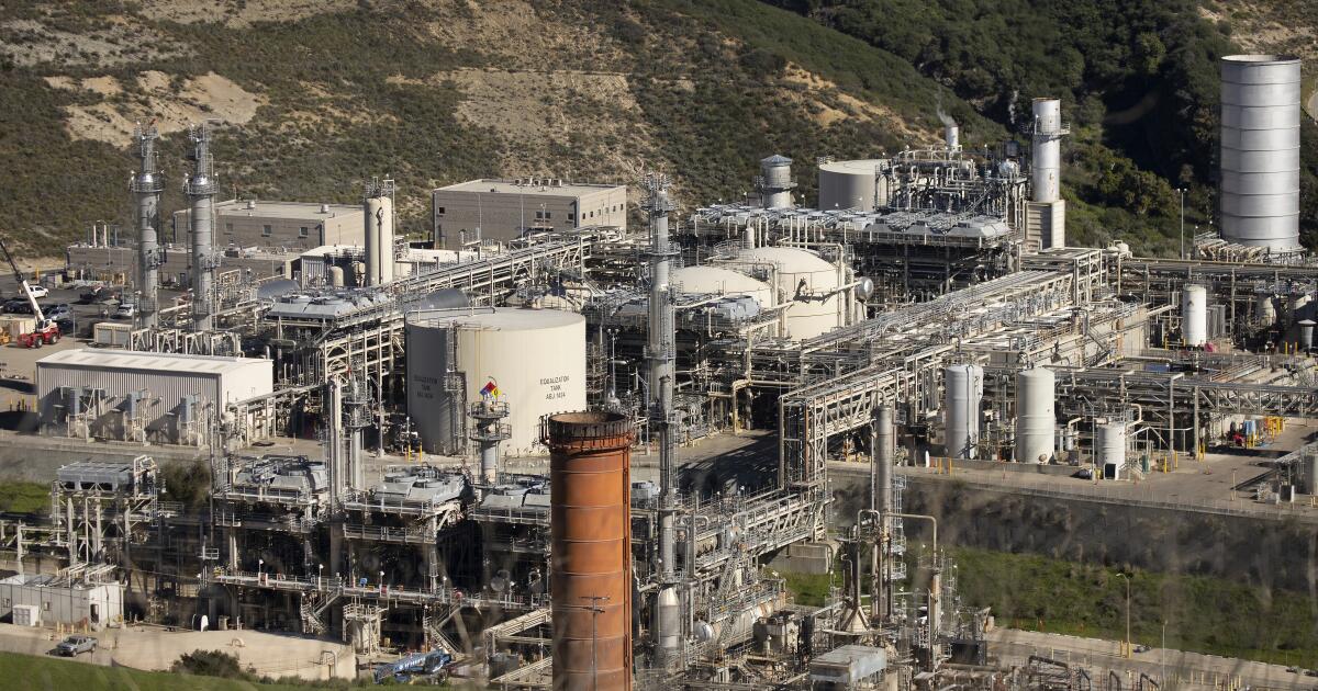 Sable Offshore Corp. begins pumping oil off California coast