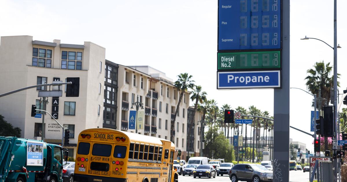 Hiltzik: All economic indicators are flashing red